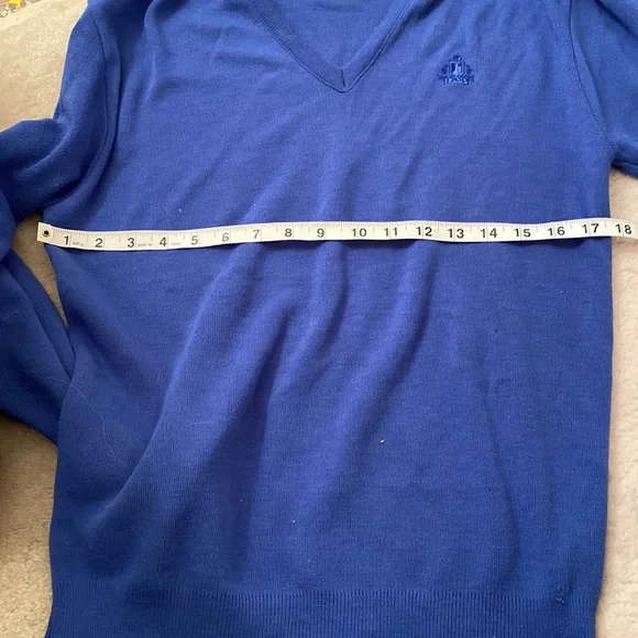 BLUE IZOD SWEATER  *flaw* - Picture 5 of 9